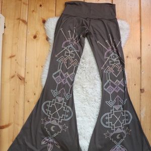 Teeki bell bottom yoga pants